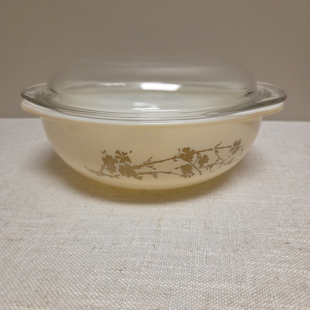 Vintage Pyrex Glass Casserole Dish with Lid 024 Golden Branch Round 2 Quart